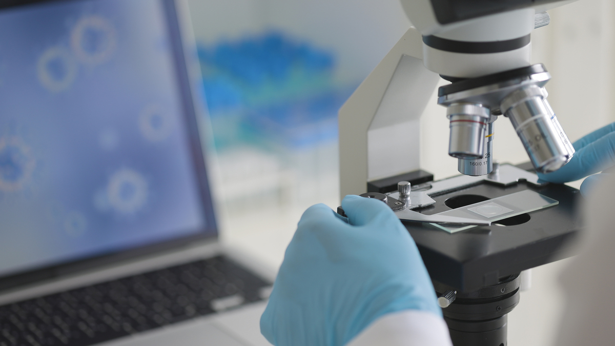 お口の中を科学的に分析「位相差顕微鏡検査」